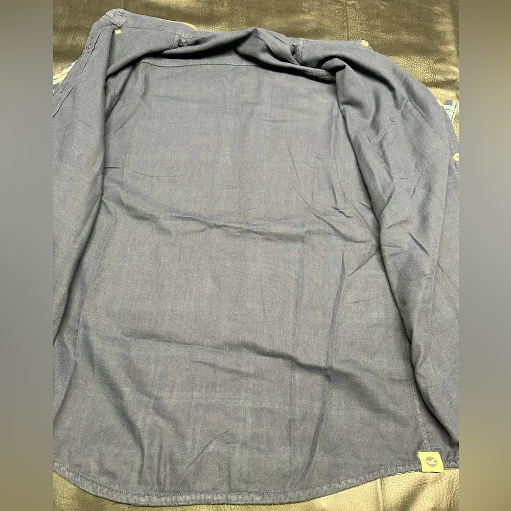 Hollister Short Sleeve Button Down Shirt - Picture 2 of 6